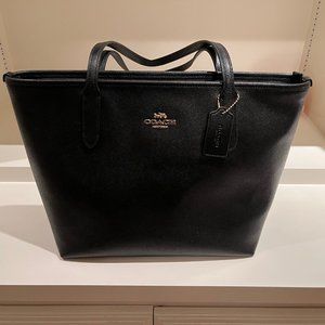 Coach Black Leather Purse - Zip Top Tote